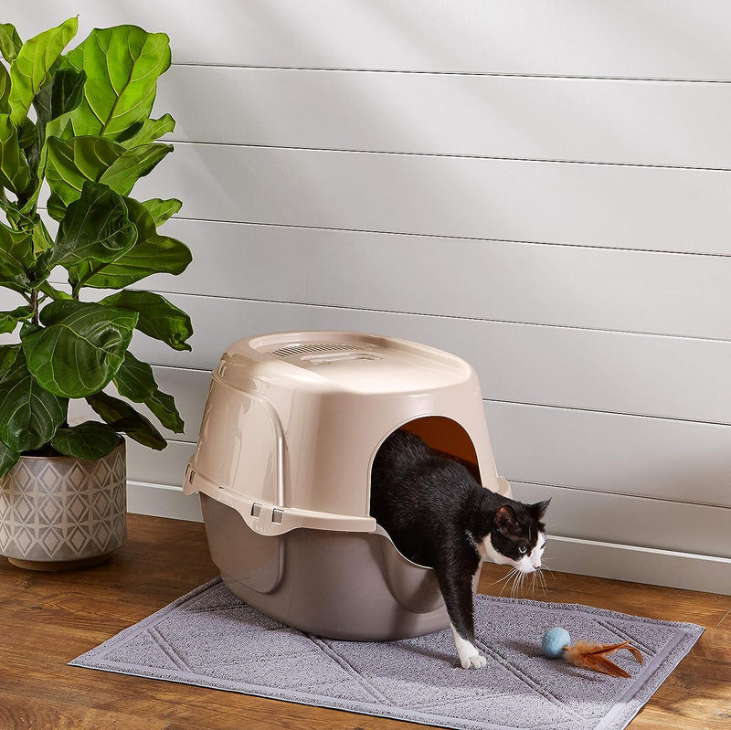 Amazon Basics No-Mess Hooded Cat Litter Box (20 x 17 x 26 Inches)