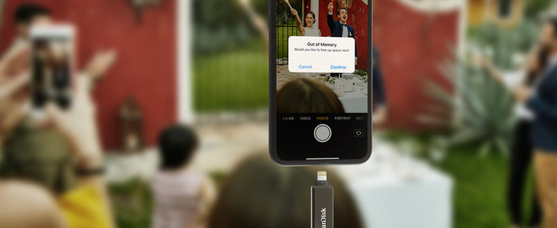 SanDisk 64GB iXpand Flash Drive with Lightning and USB-C connectors, Works with iPhone 14 and older