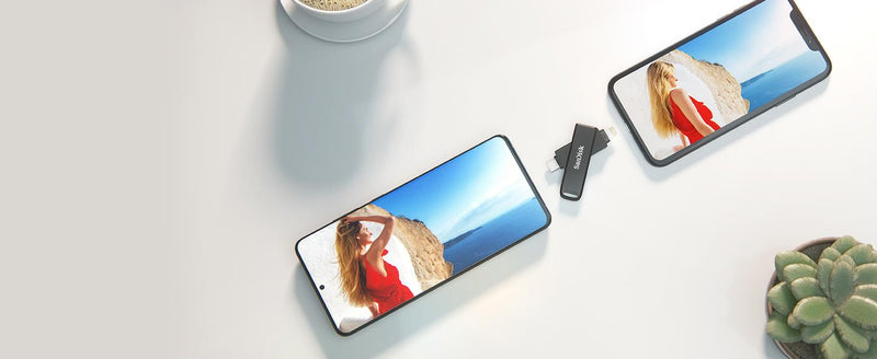 SanDisk 64GB iXpand Flash Drive with Lightning and USB-C connectors, Works with iPhone 14 and older
